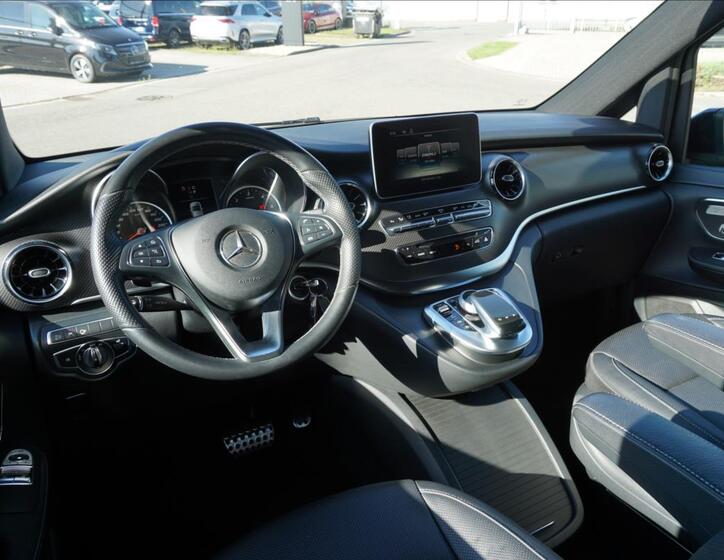 Mercedes-Benz Třídy V 12