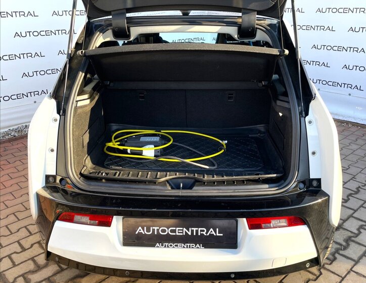 BMW i3 Hatchback 647,0 75 kw