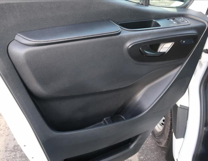 Mercedes-Benz Sprinter 17