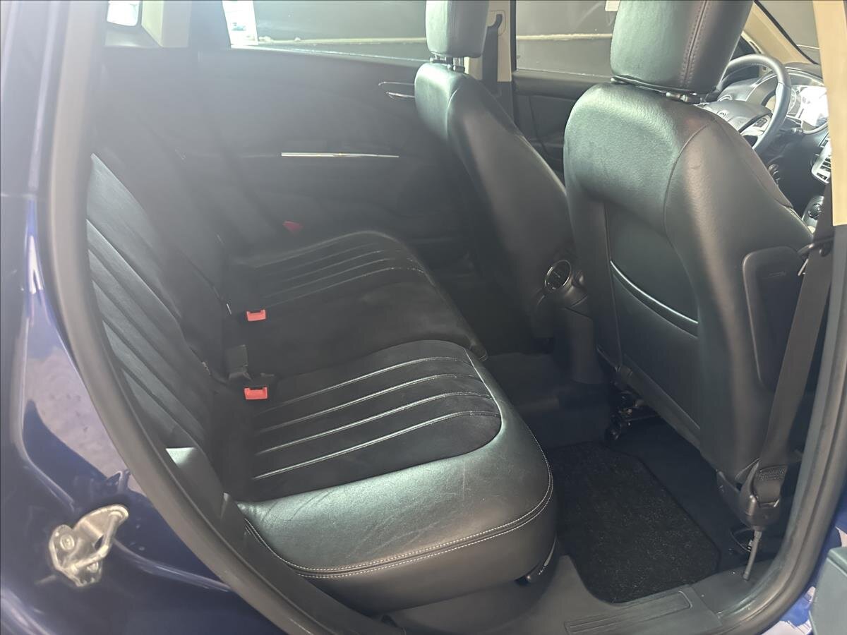 Lancia Delta Hatchback 1,6 l 88 kw