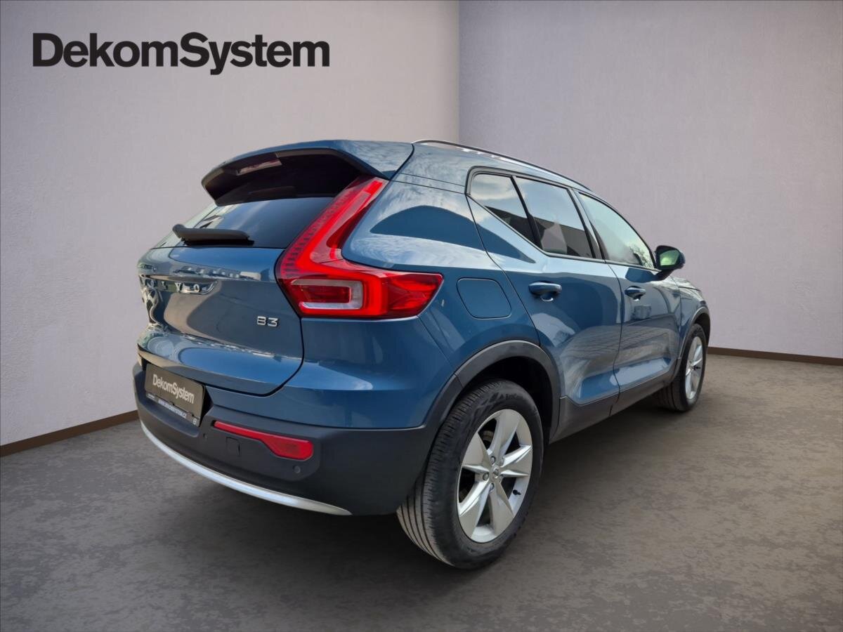 Volvo XC40 SUV / Terénní 2,0 l 120 kw