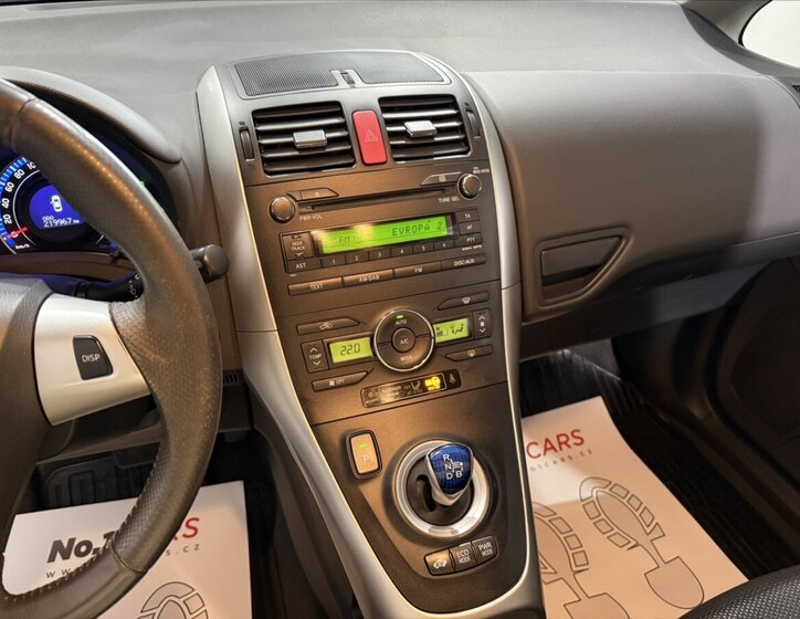 Toyota Auris Hatchback 1,8 l 73 kw