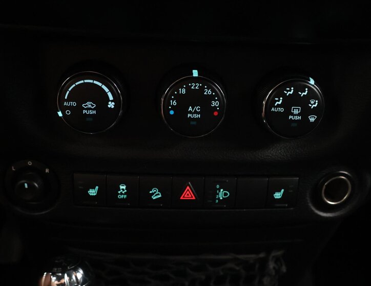 Jeep Wrangler SUV 2,8 l 147 kw