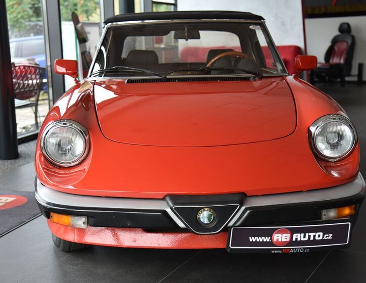Alfa Romeo Spider 4