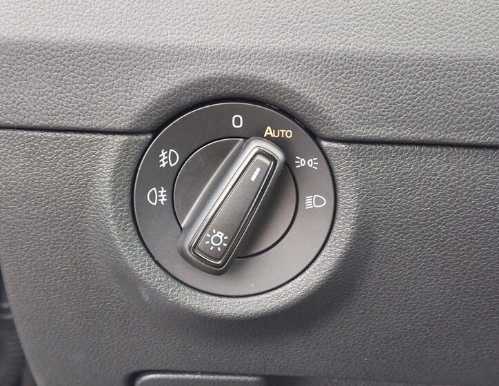 Škoda Octavia Sedan / Limuzína 1,5 l 110 kw