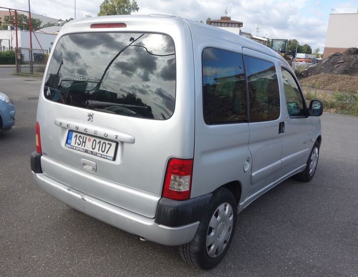 Peugeot Partner 8