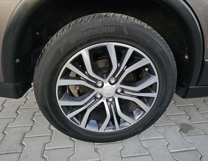 Mitsubishi Outlander 31