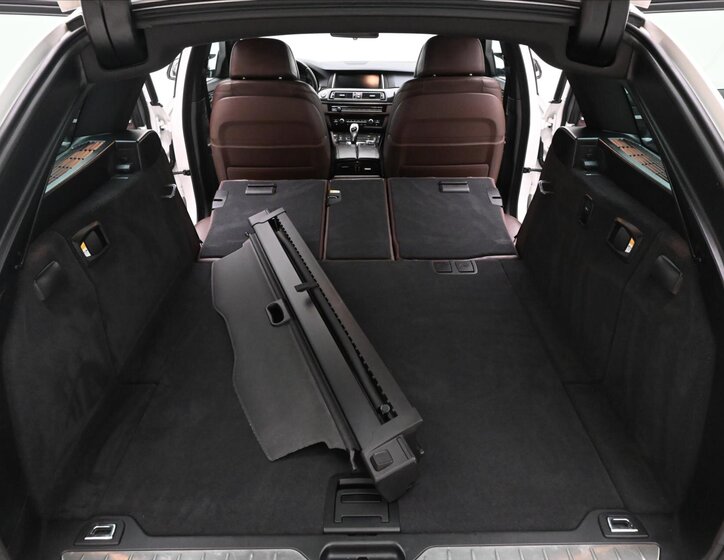 BMW Řada 5 Kombi 3,0 l 190 kw