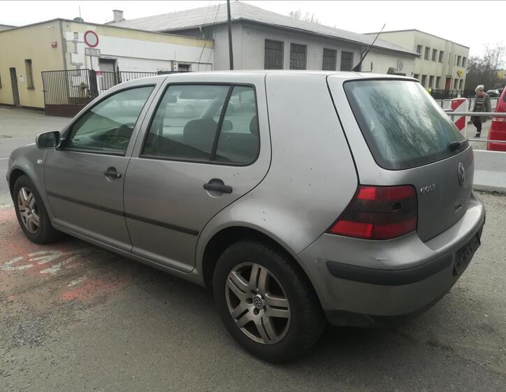 Volkswagen Golf 9