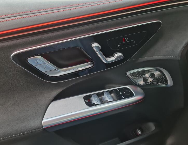 Mercedes-Benz EQE 12