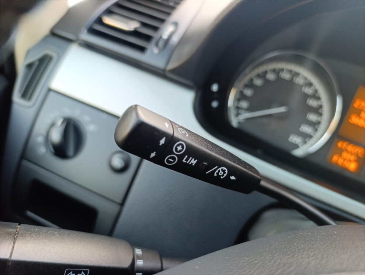 Mercedes-Benz Viano MPV 3,0 l 165 kw