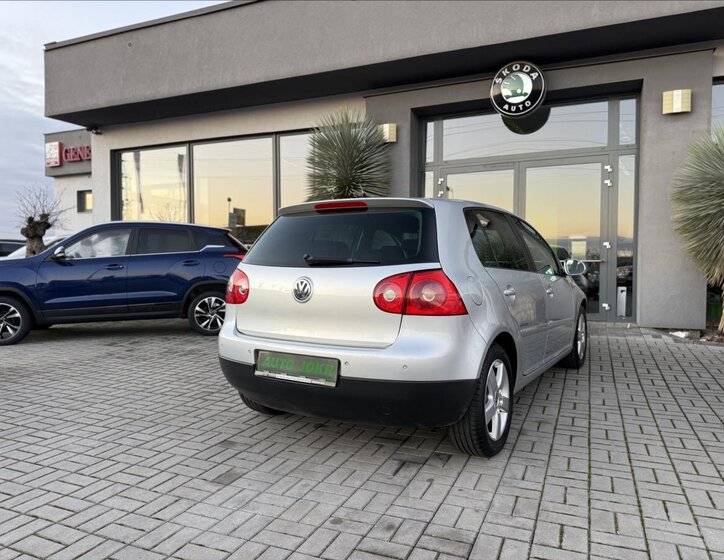 Volkswagen Golf Hatchback 1,4 l 90 kw