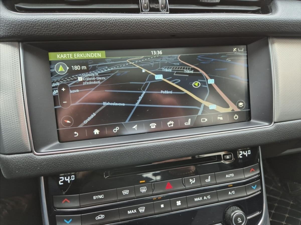 Jaguar XF Sedan / Limuzína 3,0 l 221 kw