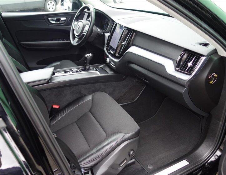 Volvo XC60 SUV / Terénní 2,0 l 110 kw