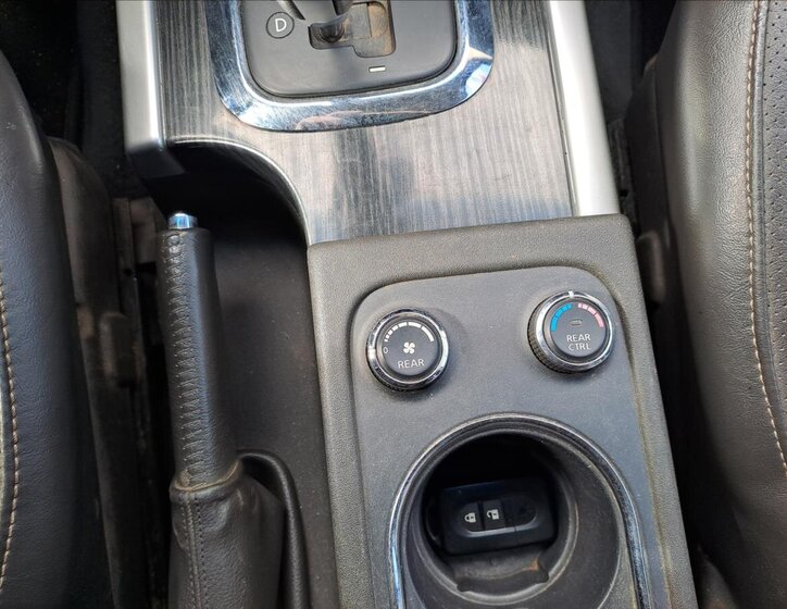 Nissan Pathfinder Kombi 3,0 l 170 kw