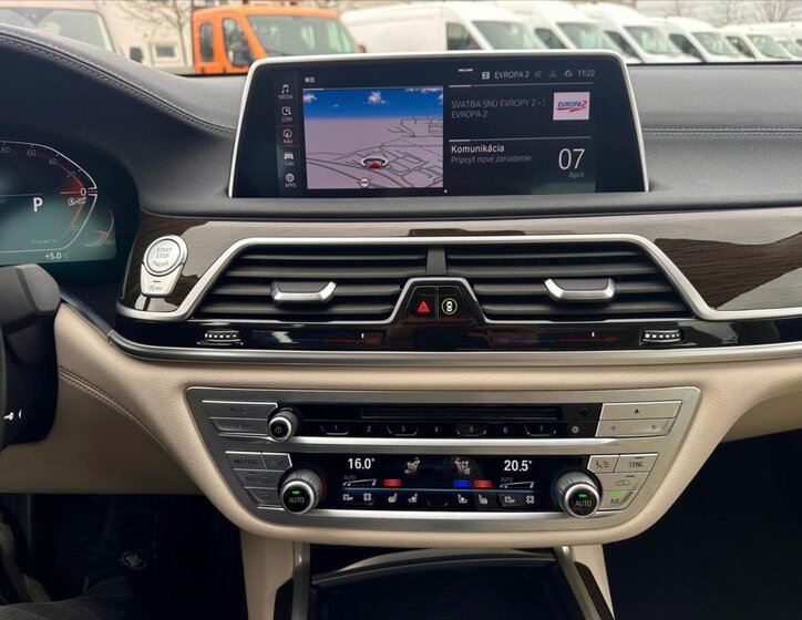 BMW Řada 7 28
