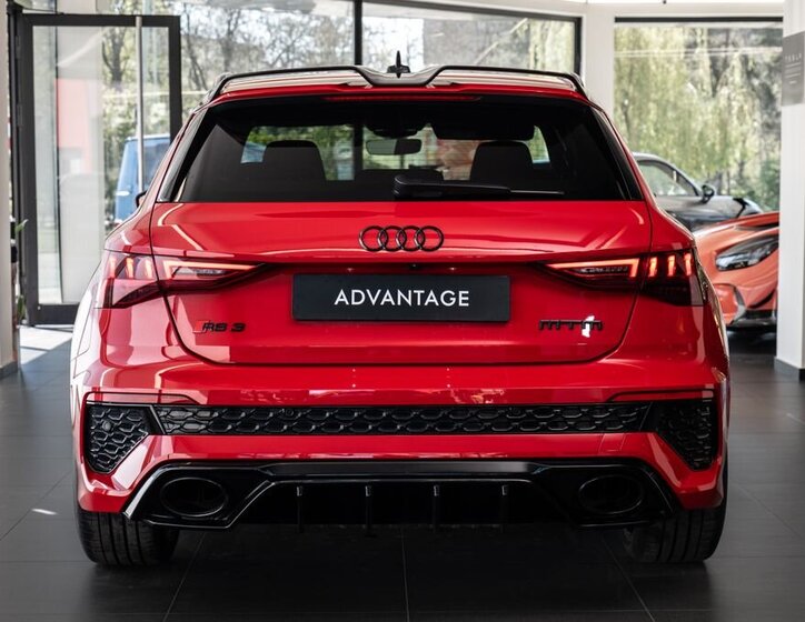 Audi RS3 Hatchback 2,5 l 294 kw