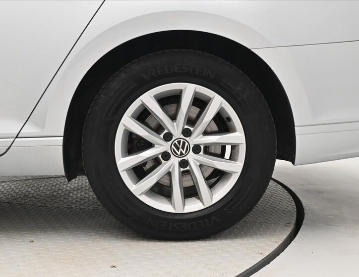 Volkswagen Passat Kombi 2,0 l 110 kw