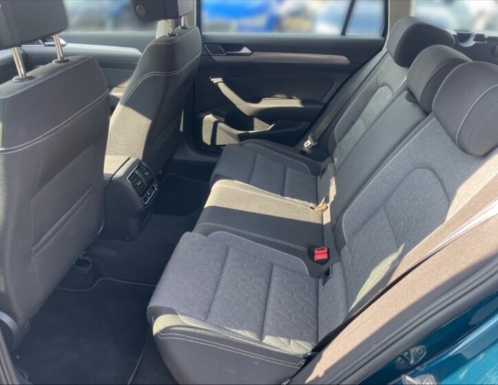 Volkswagen Passat Kombi 1,5 l 110 kw