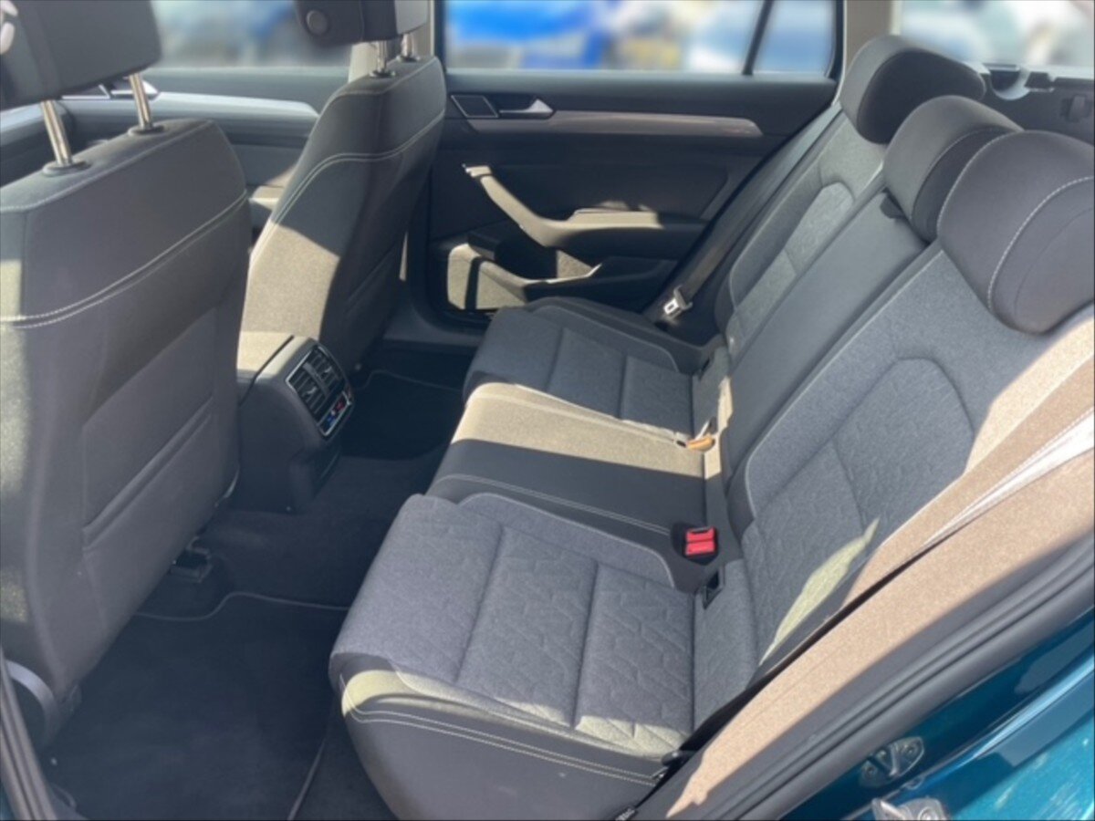 Volkswagen Passat Kombi 1,5 l 110 kw