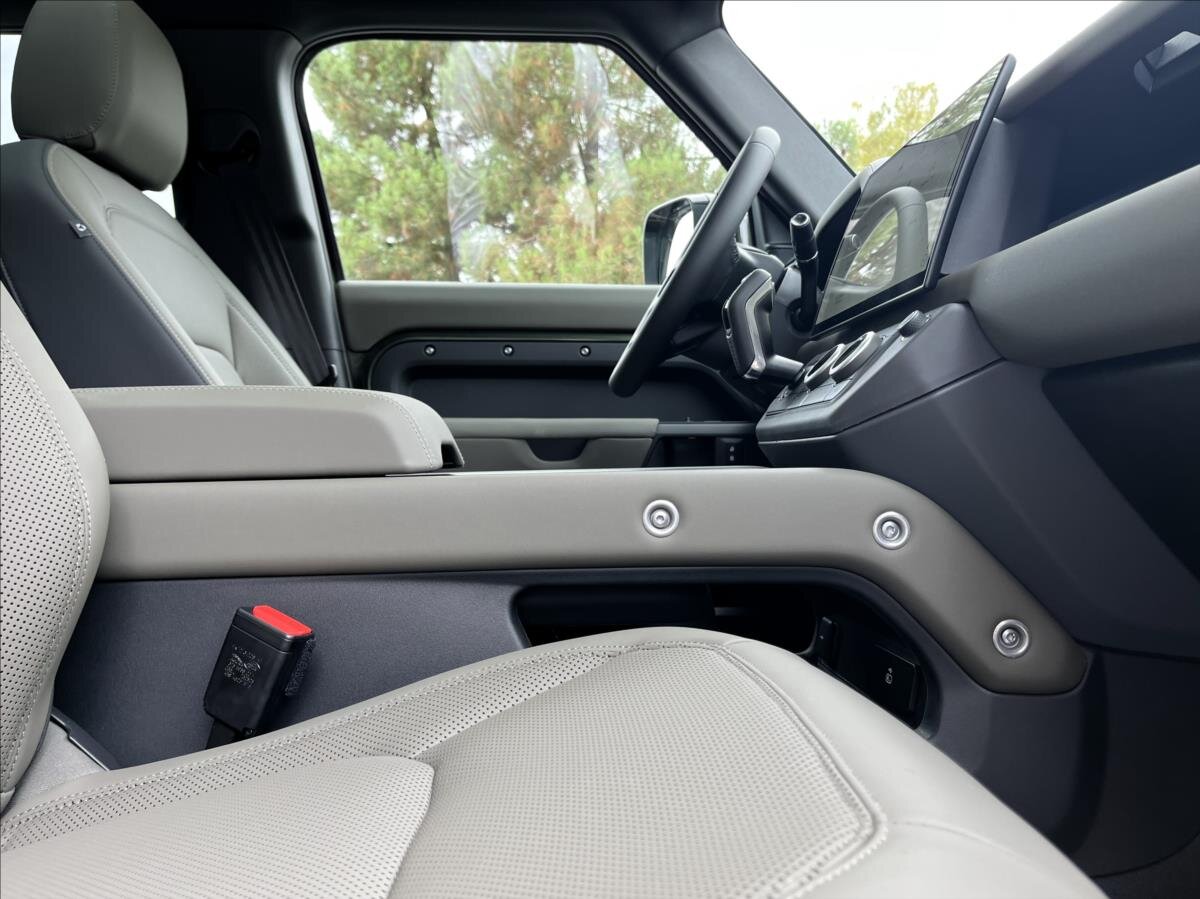 Land Rover Defender SUV 5,0 l 313 kw