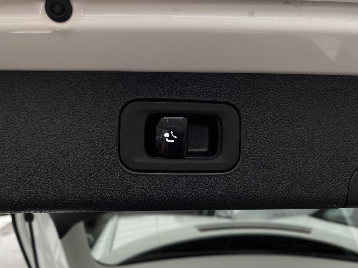 Mercedes-Benz Třídy E Kombi 2,0 l 145 kw