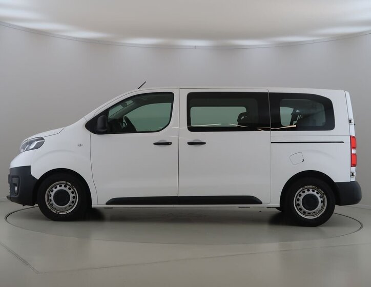 Toyota ProAce 8