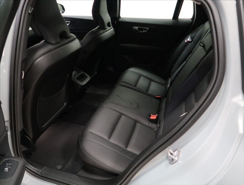 Volvo V60 Kombi 2,0 l 145 kw