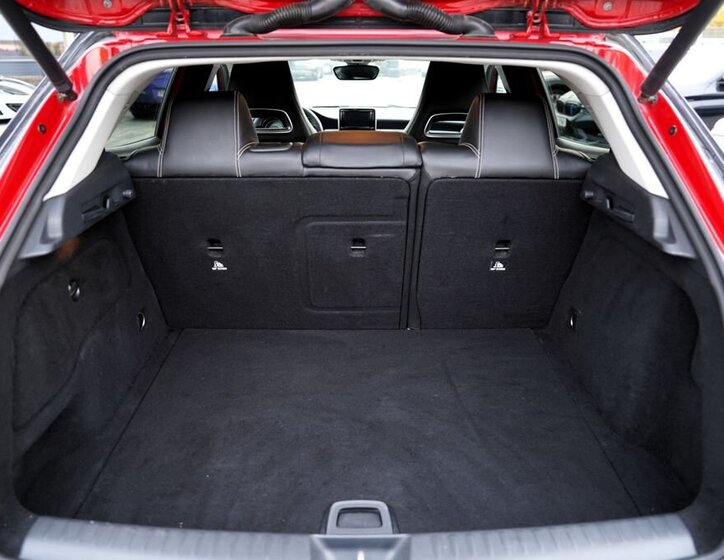 Mercedes-Benz GLA 11