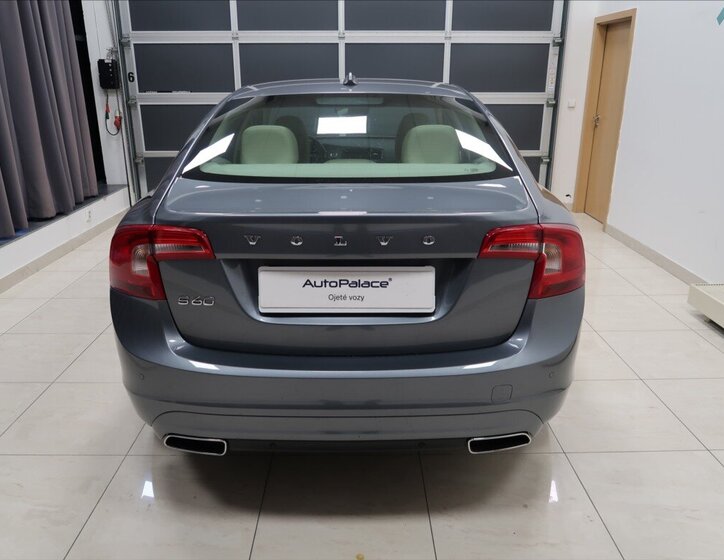 Volvo S60 Sedan / Limuzína 2,0 l 140 kw