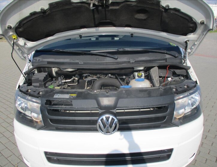 Volkswagen Transporter Kombi 2,0 l 84 kw