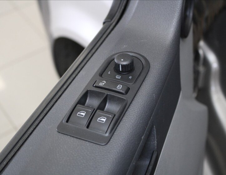 Volkswagen Transporter MPV 2,0 l 103 kw