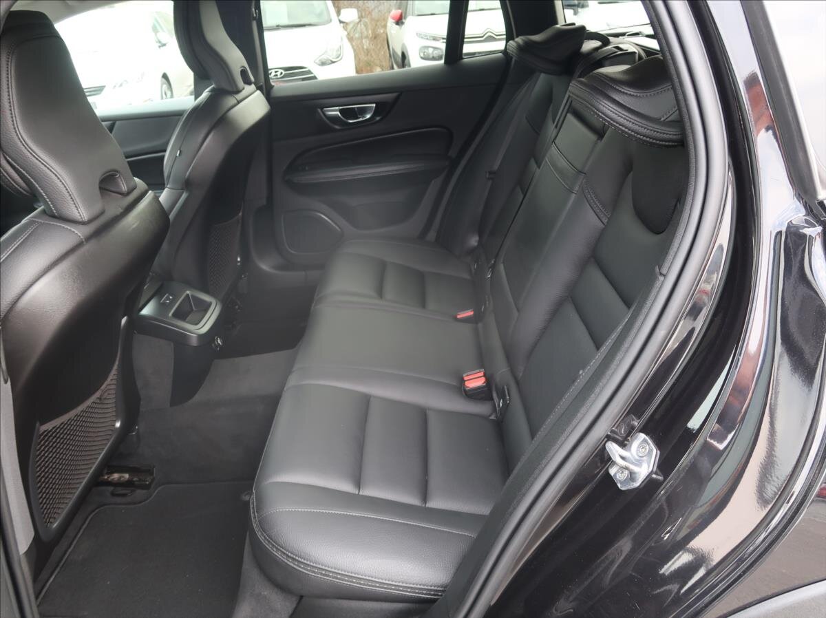 Volvo V60 Kombi 2,0 l 140 kw