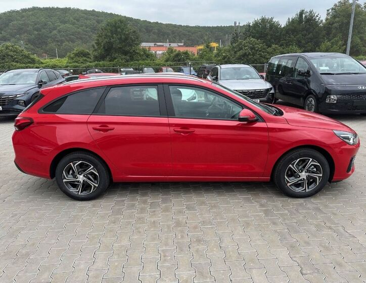 Hyundai i30 4