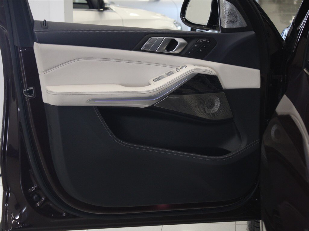 BMW X7 SUV / Terénní 3,0 l 250 kw