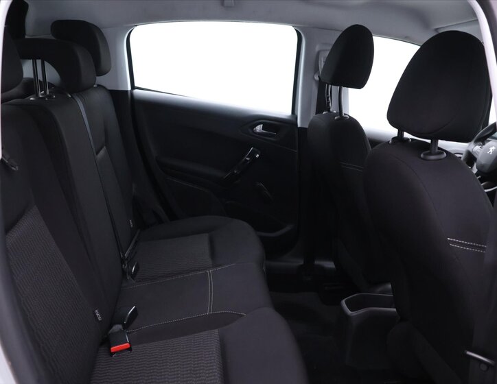 Peugeot 208 Hatchback 1,2 l 60 kw