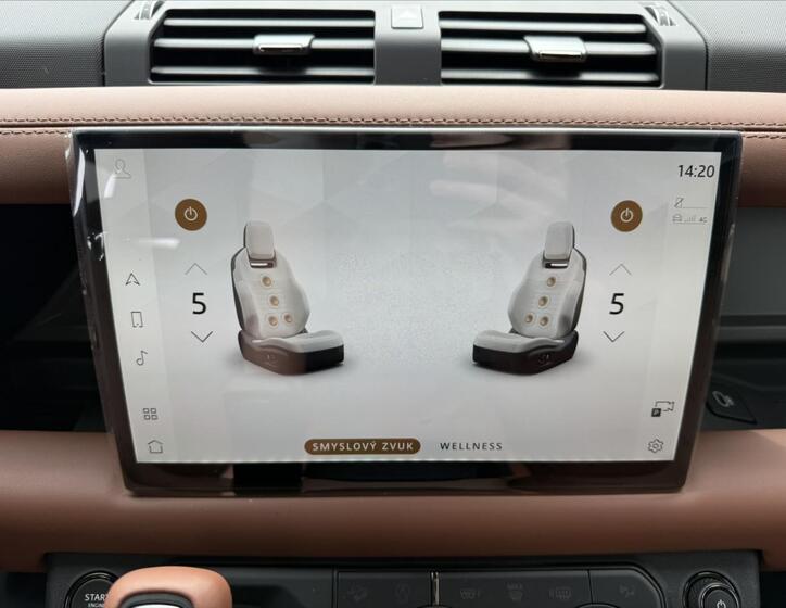 Land Rover Defender 24