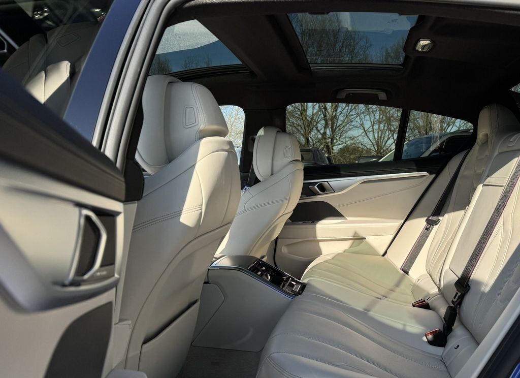 BMW Řada 8 Sedan / Limuzína 3,0 l 245 kw