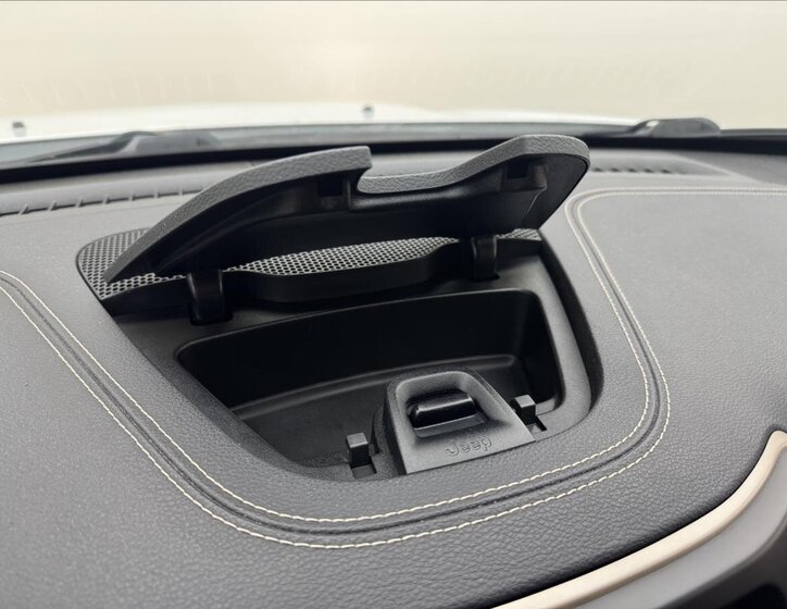 Jeep Cherokee SUV 2,0 l 103 kw