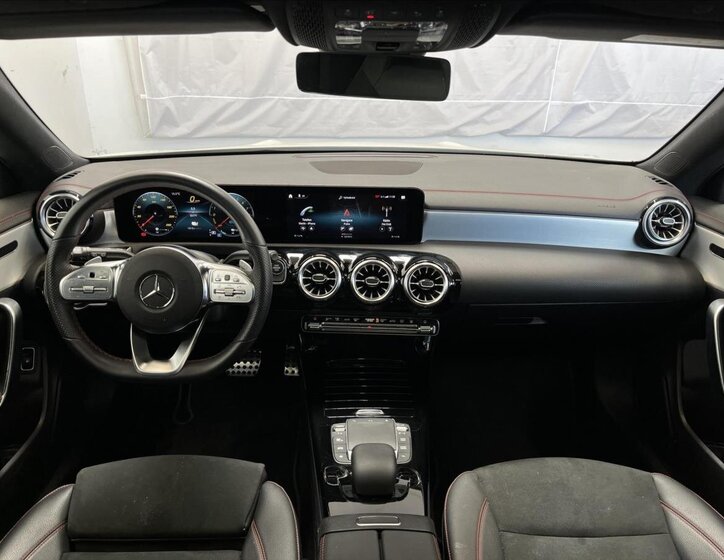 Mercedes-Benz CLA Kombi 1,3 l 118 kw