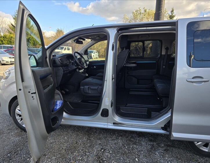 Peugeot Traveller 9