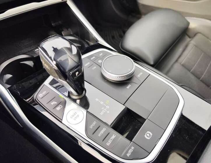 BMW Řada 3 Sedan / Limuzína 2,0 l 215 kw