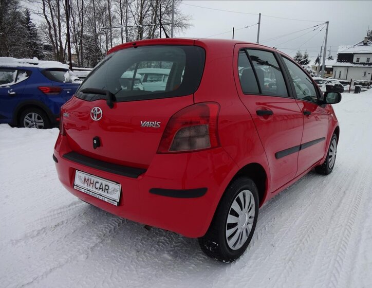 Toyota Yaris Hatchback 998,0 51 kw