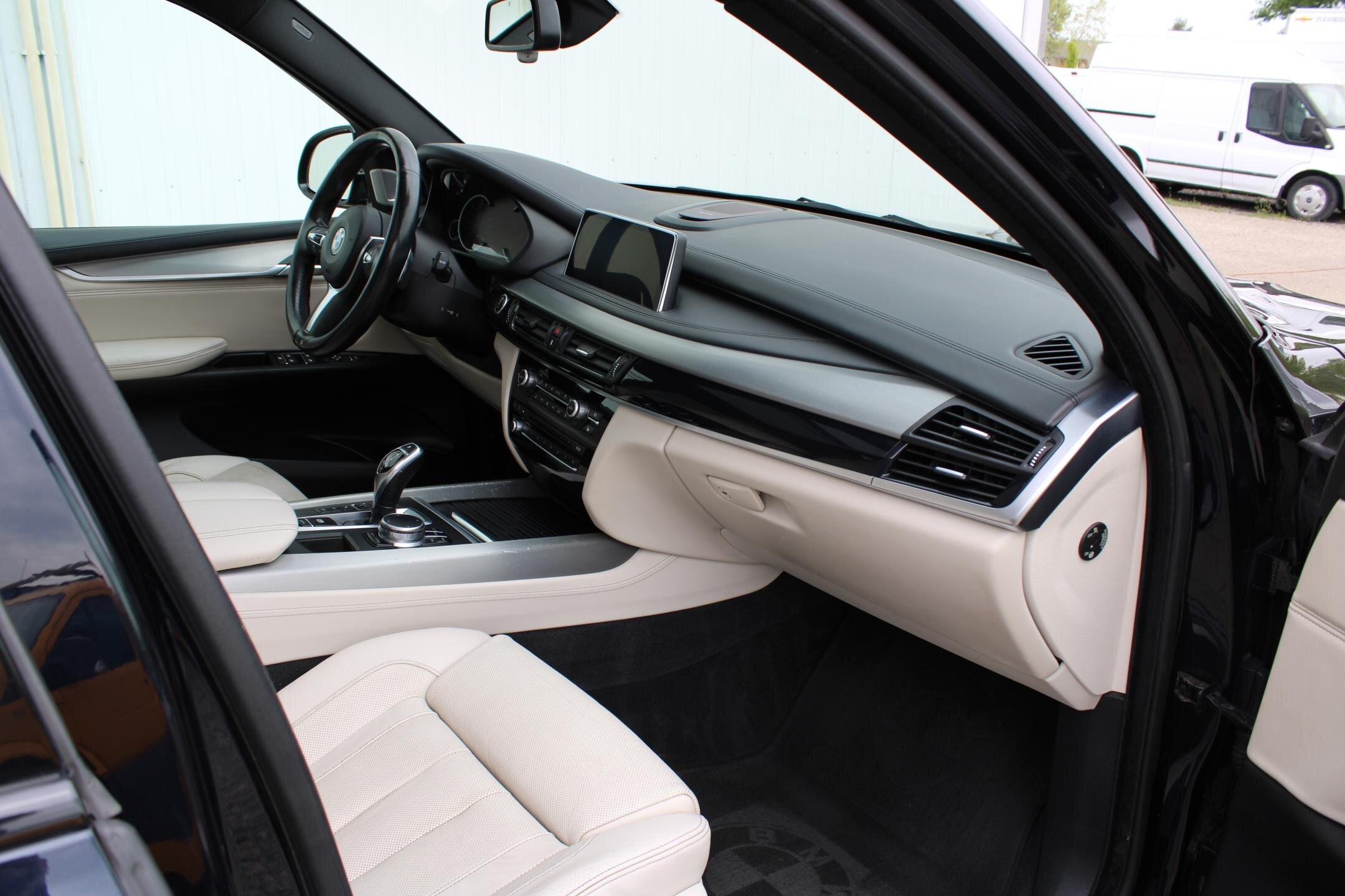 BMW X5 SUV / Terénní 3,0 l 225 kw