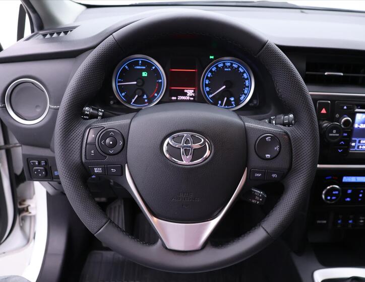 Toyota Auris 15