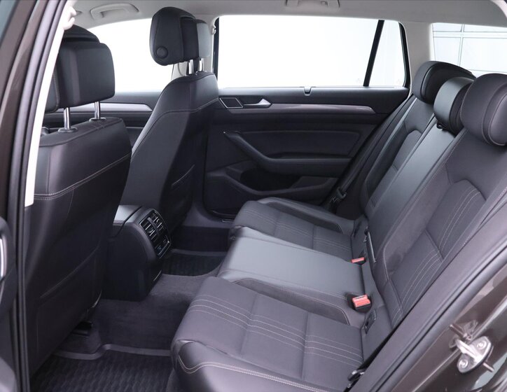 Volkswagen Passat Kombi 2,0 l 140 kw