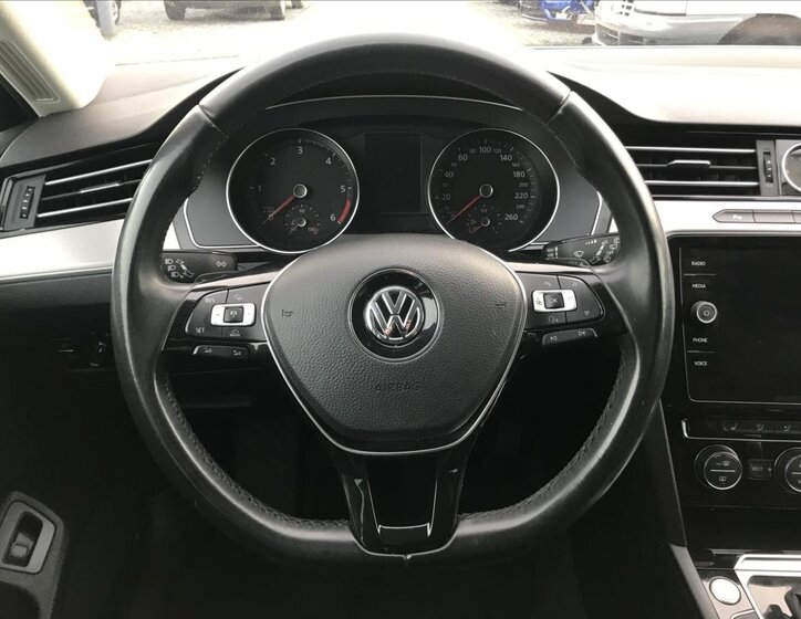 Volkswagen Passat Kombi 2,0 l 140 kw