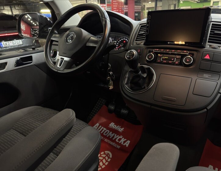 Volkswagen Multivan 30