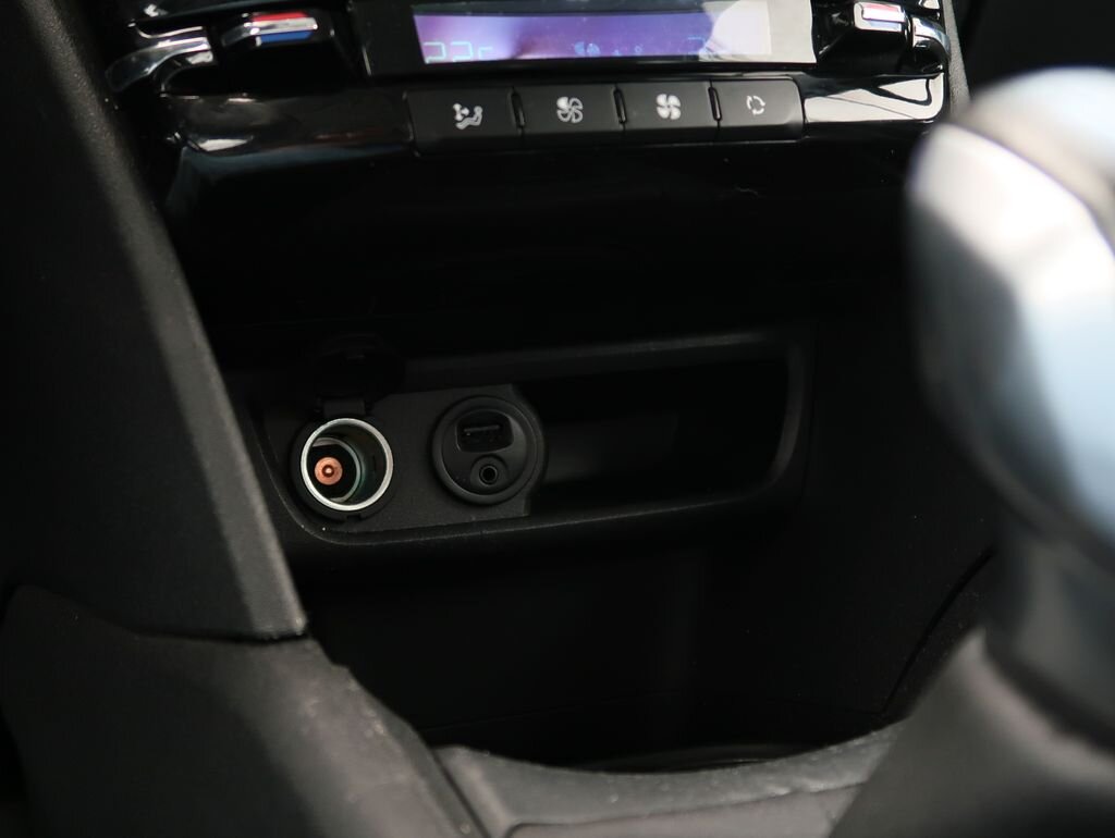 Peugeot 208 Hatchback 1,2 l 81 kw