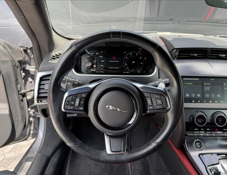 Jaguar F-Type Kupé 2,0 l 221 kw